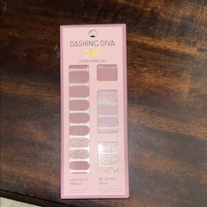 Dashing Diva Gloss Ultra Shine Gel Nail Strips - Pink